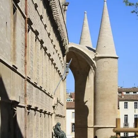 Des Etuves Hotel *
